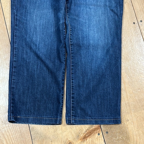 Bandolino denim blue jeans, wide straight leg, 14 - Picture 6 of 6